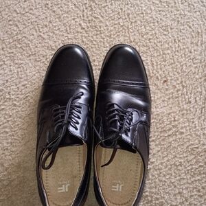 jf j.ferrar Men's Black Cap-Toe Oxfords